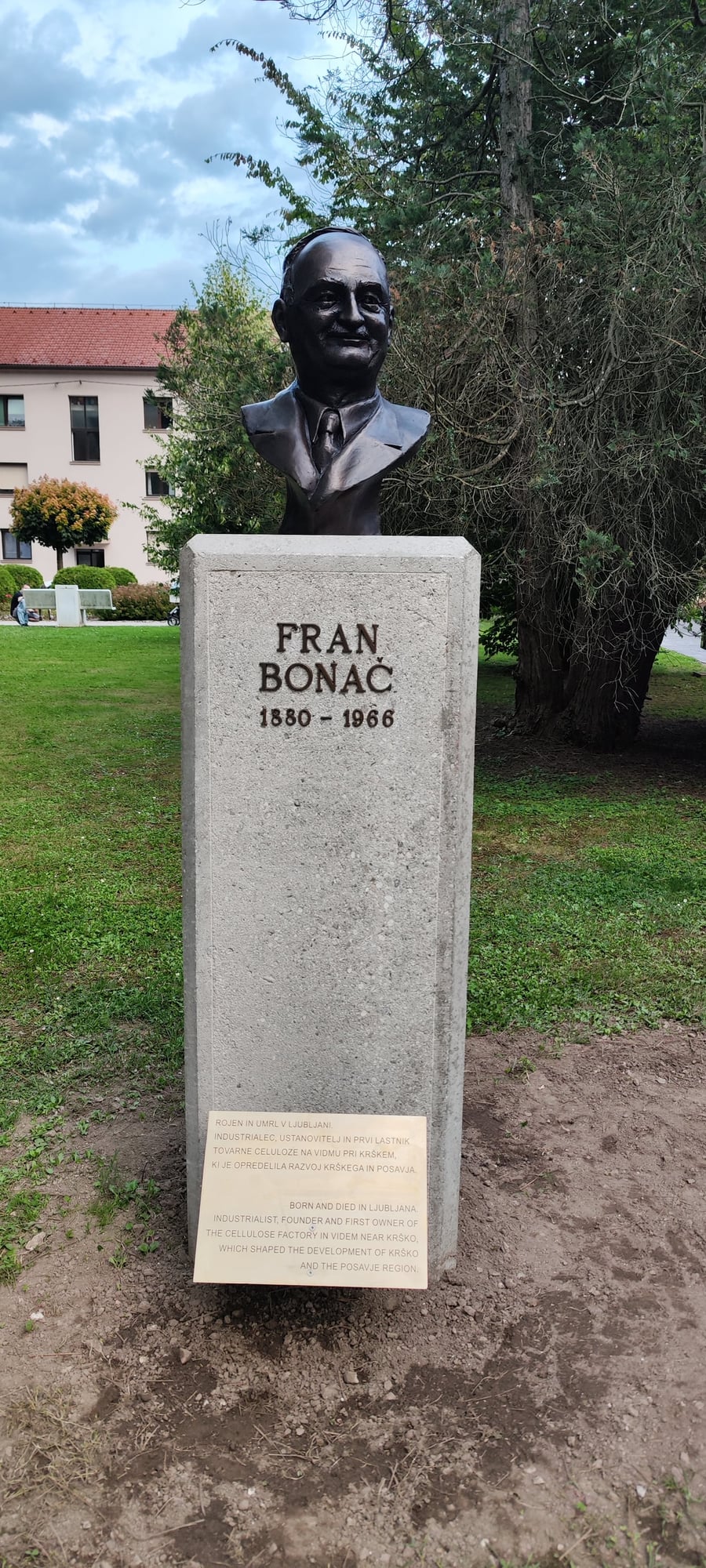 Bust of Fran Bonač — photograph 2 of 3